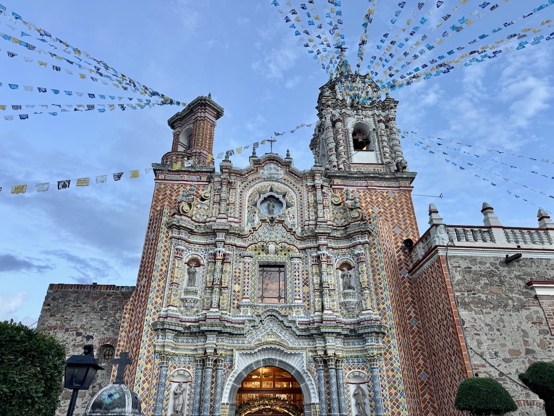 The Templo San Francisco Acatepec is one the top things to see in Puebla, Mexico. 